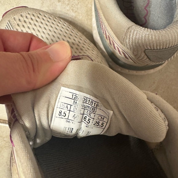 Brooks Women’s Ghost size 8.5 - Picture 2 of 4